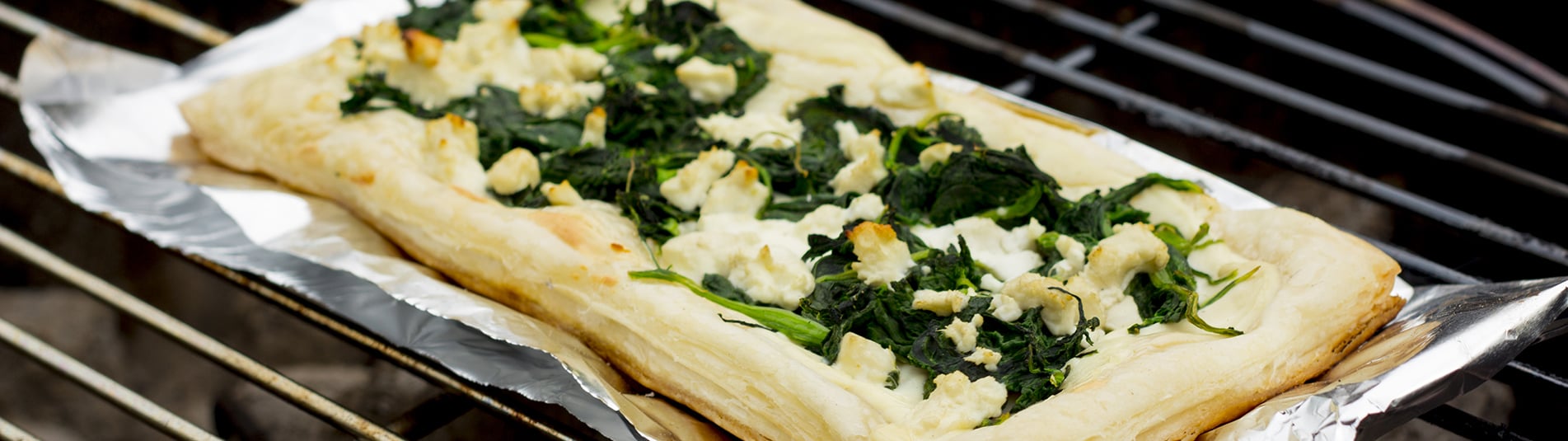 Gegrillte Spinat-Schafskäse-Schnitte