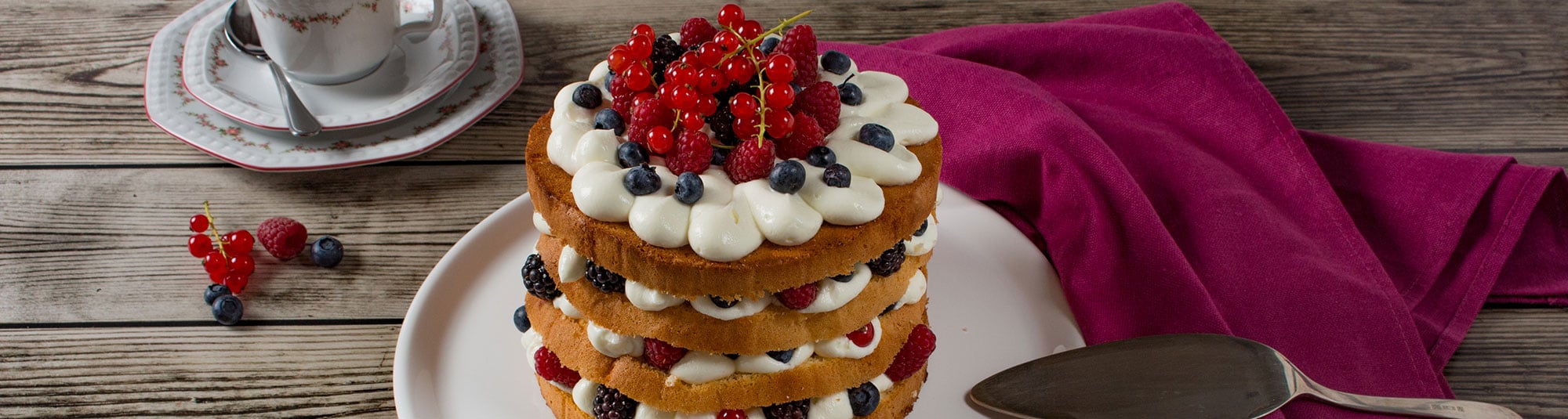 Topfenkuchen mit Beeren – Naked cake