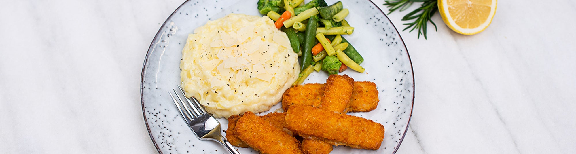 Fischstäbchen mit Kartoffelpüree