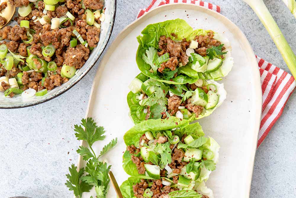 Thai-Salat-Wraps mit veganem Faschierten