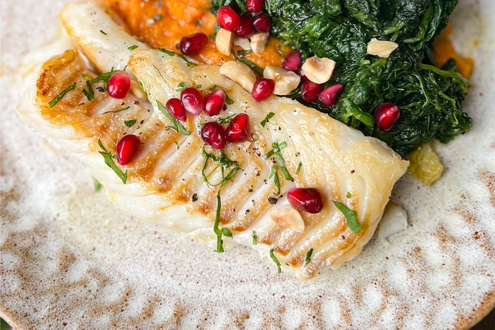 Kabeljaufilet mit Süßkartoffelpüree und Spinat